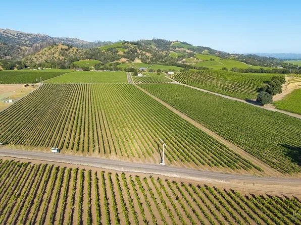 1260 Moody Lane, Geyserville, CA 95441