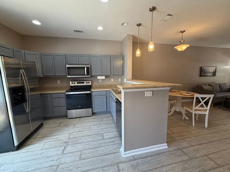 422 Delta Dr — Photo 10