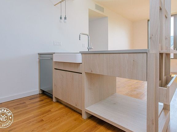 4th image of 123 Melrose St #8G