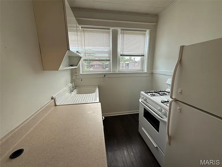 3954 Dover Pl — Photo 9