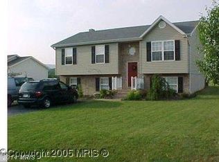 77 Doral Dr, Maurertown, VA 22644