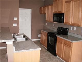 5th image of 143 Oakmont Dr