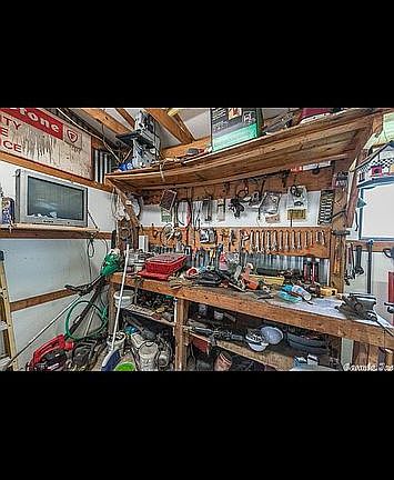 4th image of 704 W 46th St