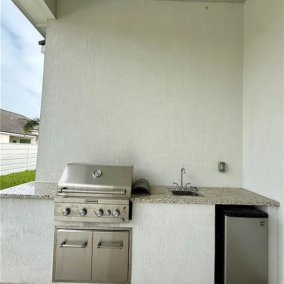 2818 Esmeralda St — Photo 40