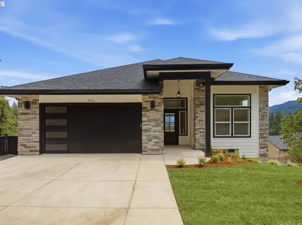 994 S 67th St, Springfield, OR 97478