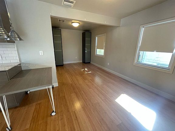 3rd image of 131 Zamora Ave APT 6