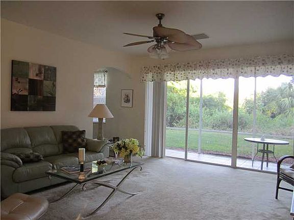4th image of 1591 SE Prestwick Ln