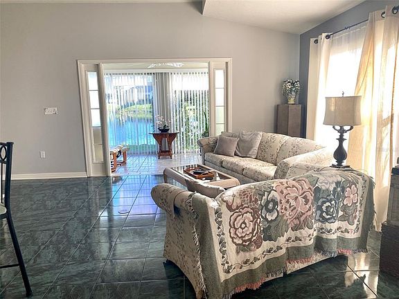 5th image of 2602 Edgewater Ct
