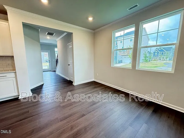 304 Marmalade Sky Ln — Photo 14