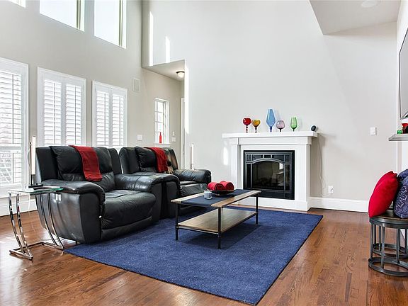 4th image of 2204 Longwood Dr