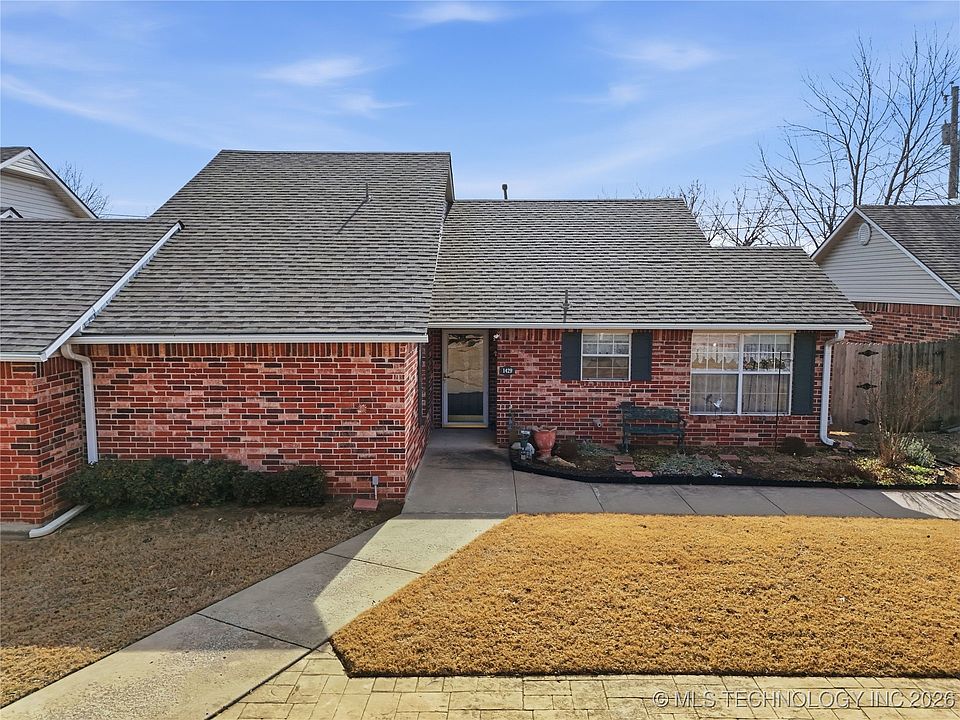 1st image of 1429 W Evergreen Ln