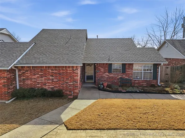1429 W Evergreen Ln, Claremore, OK 74017