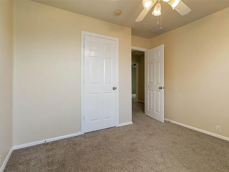 401 Spruce Dr — Photo 24