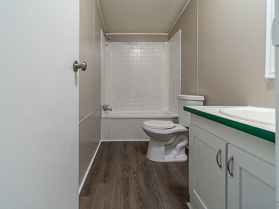 2nd image of 16866 Aqua Ln