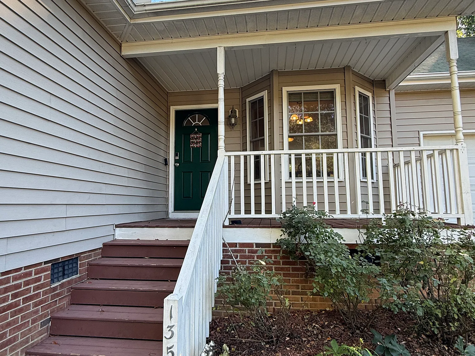 135 Mooney Dr — Photo 2