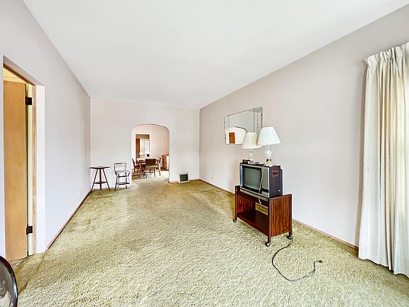 3rd image of 503 Freeland Ave