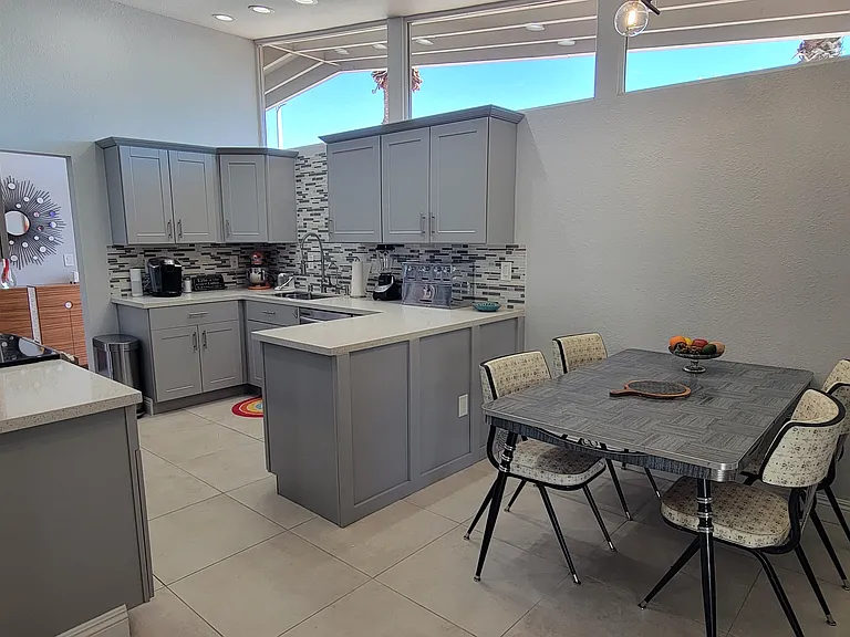 3327 Seminole Cir — Photo 14