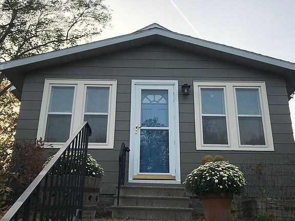 2nd image of 3238 Polk St NE