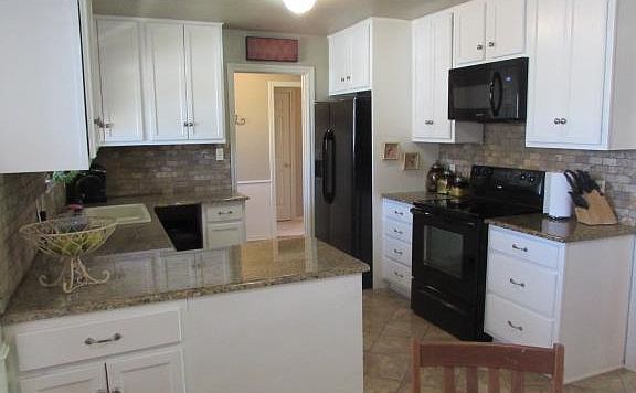 4th image of 321 Haywood Dr