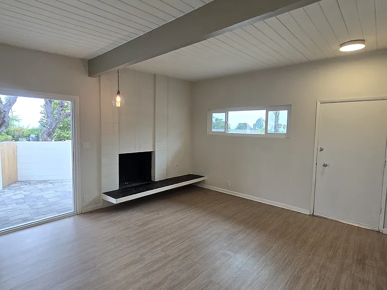 2688 Lake Ave — Photo 11