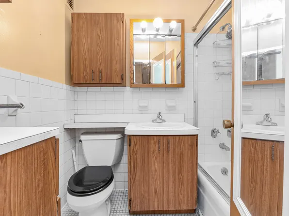 90 Gold Street 13A image 6 of 7
