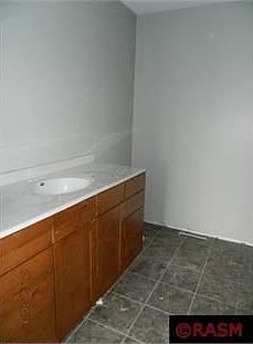 4th image of 208 Harbor Hill Dr
