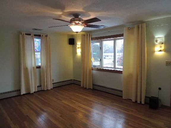 4th image of 103 Louise Dr