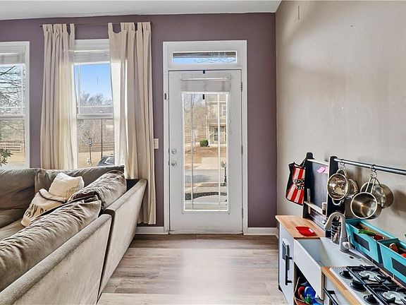 3rd image of 615 Myers Gate Rd