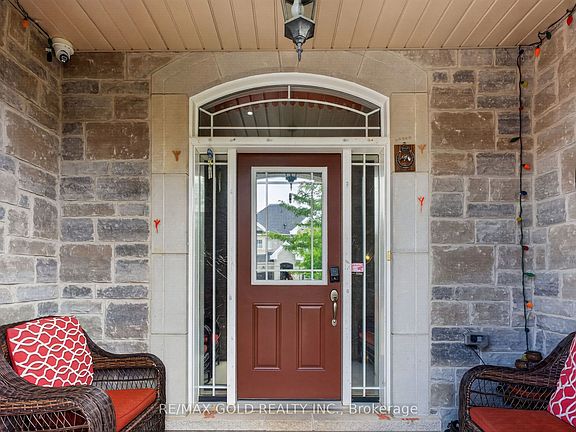 3rd image of 6 Ayrshire Ct