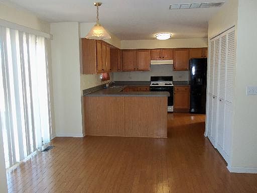 5th image of 2810 Yosemite Dr
