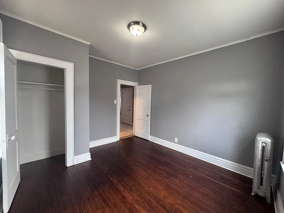 742 Pennington St #1