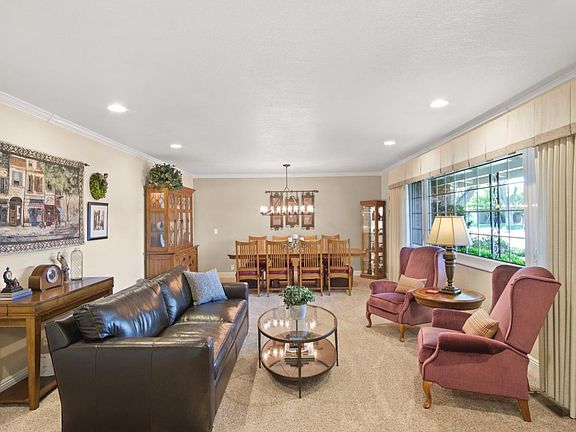 4th image of 609 Fleetwood Dr