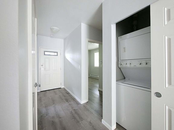 3rd image of 1220 E Columbia St Unit 201
