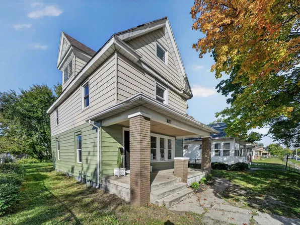 817 Adams Rd, South Bend, IN 46628