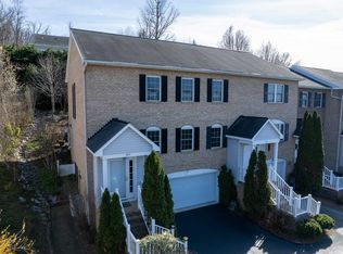290 Emerald Dr, Harrisonburg, VA