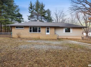 5524 N Big Hollow Rd, Peoria, IL 61615