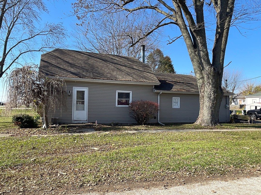 105 N Adams St, Martinton, IL 60951 Zillow