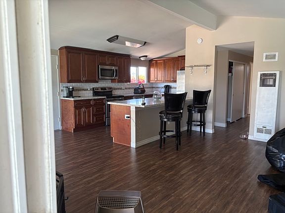 4th image of 2422 Bartel Pl
