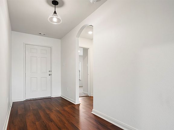 5th image of 4014 Lakeview Dr