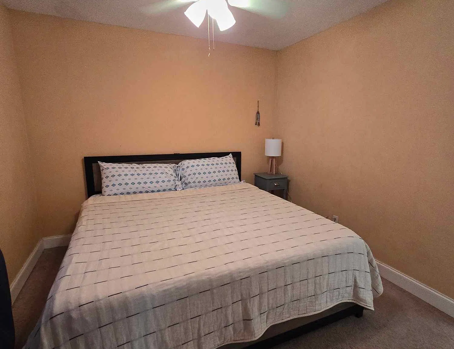 1 bed, 1100 sqft, $1,600 — Photo 2
