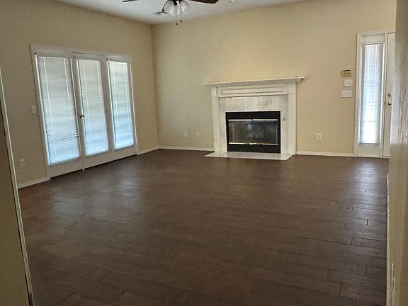 3rd image of 2911 Green Canyon Dr