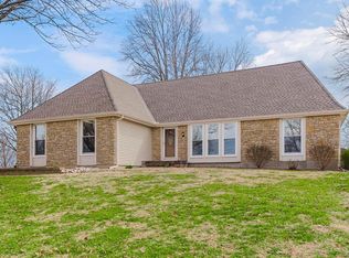 9821 Betsy Ross Ln, Liberty, MO 64068