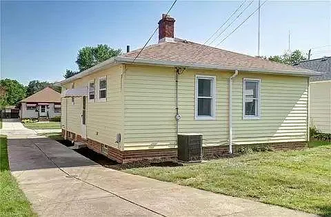 Building Photo - 3207 Park Dr