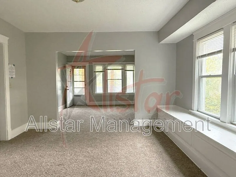 2 bed, 1.0 bath, 926 sqft, $795 — Photo 4