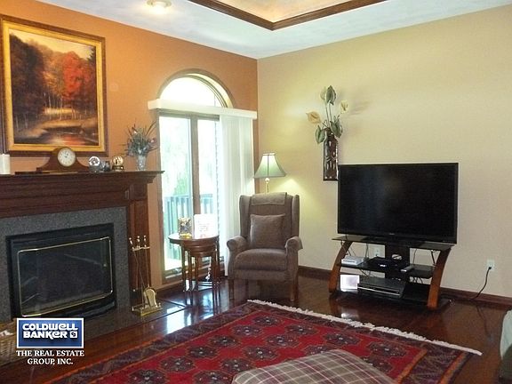 & long walls for furniture..