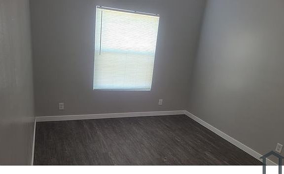 5th image of 2408 W 54th St