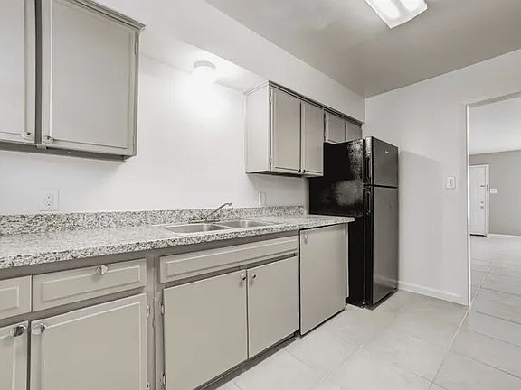 2nd image of 6525 Hillcroft St #E6a8a996b