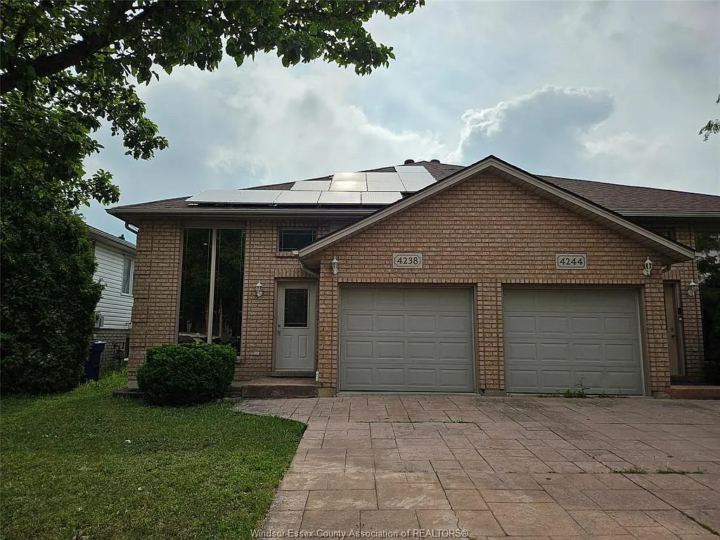 3 bed, $2,350 — Photo 1