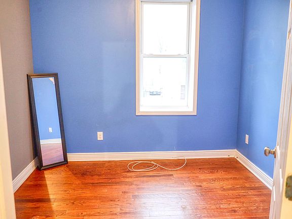 5th image of 108 Bedford St Floor 2