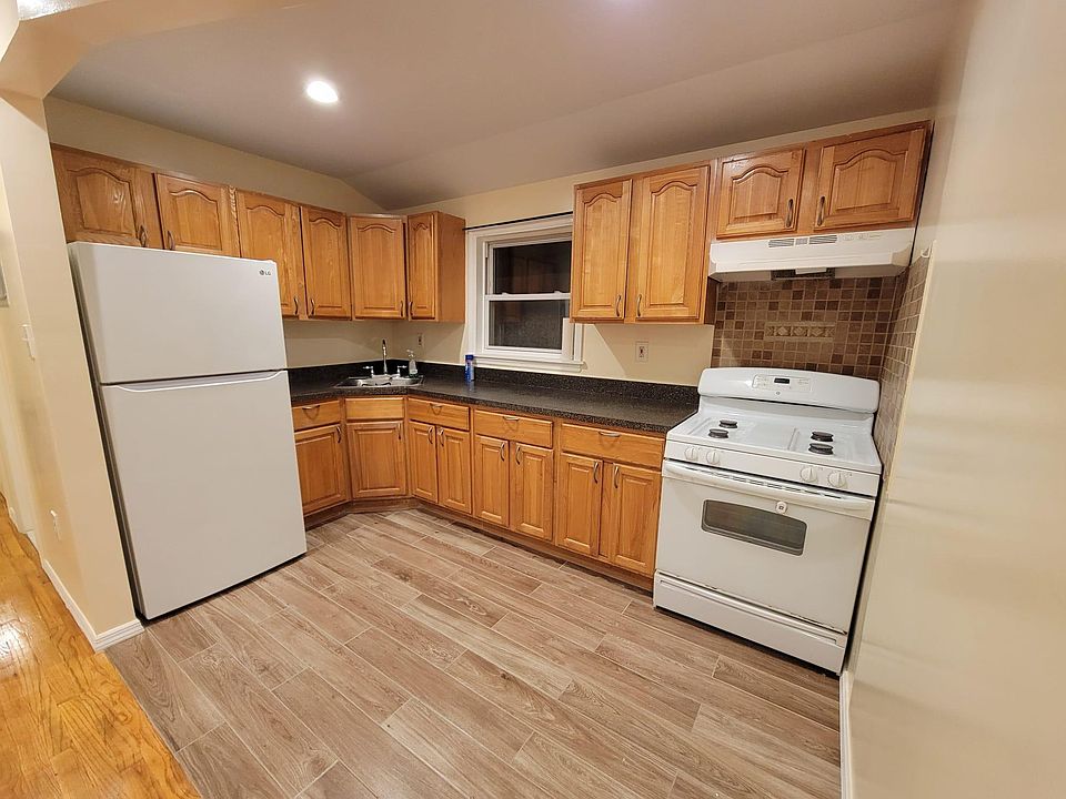 1st image of 12727 140th St Floor 2